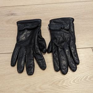Banana Republic Women’s black Leather Gloves small/ medium